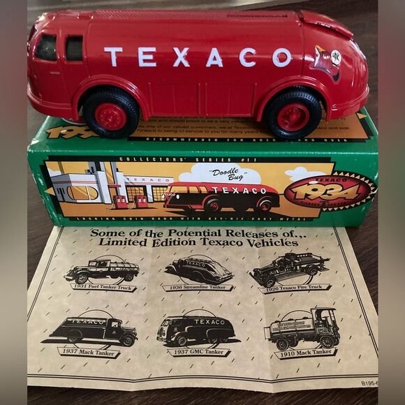 TEXACO 1934 Diamond T Tanker Locking Coin Bank w/ Key Cast Metal Collectors - Picture 2 of 8